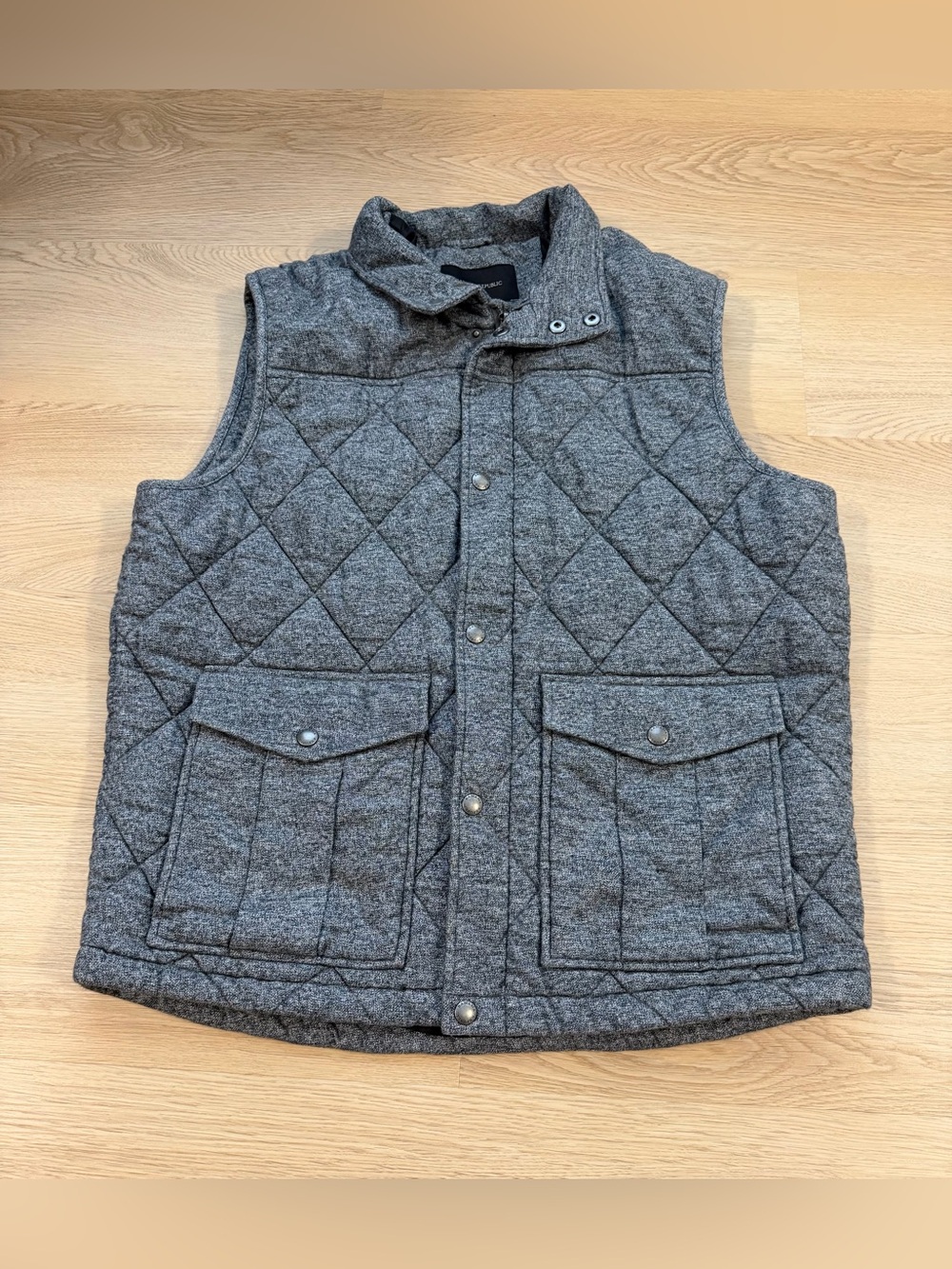 Banana Republic Quilted Puffer Vest Grey Zip Snap mens Size L